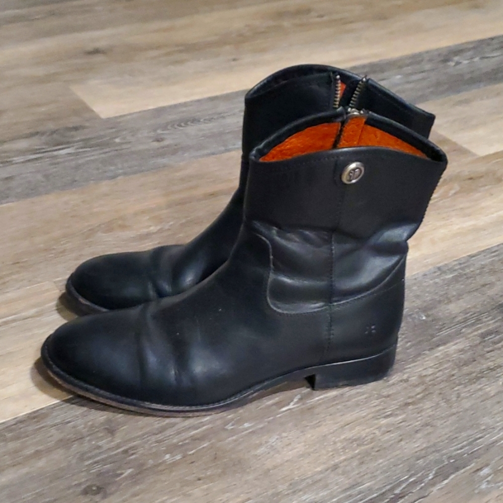 Frye Melissa Button Short Boot size 8.5 B